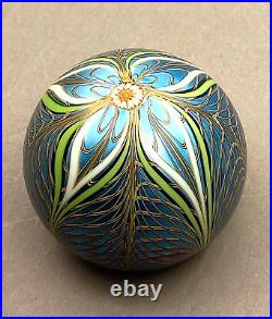 1979 Orient & Flume Art Glass Paperweight 84S Iridescent Pulled Feather MINT