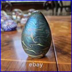 Beautiful Orient & Flume Iridescent Art Glass Egg Paperweight