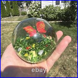 Beautiful Vintage Glass Paperweight