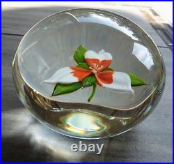 Early Paul Stankard Compound Trillium Flower Art Glass Paperweight