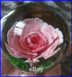 Exceptional Vintage Unsigned Art Glass Pink Crimp Rose Flower Paperweight