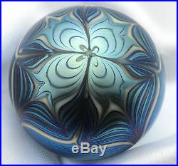 ORIENT & FLUME VINTAGE Blue Iridescent Aurene Pulled Feather Paperweight 1976