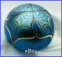 ORIENT & FLUME VINTAGE Blue Iridescent Aurene Pulled Feather Paperweight 1976