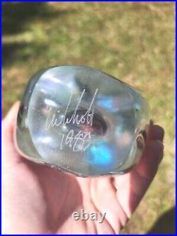 Robert Eickholt Signed Art iridescent Glass Paperweight Egg Shaped Vintage 1983