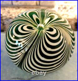 Signed Michael Nourot Green Marbrie Pulled Feather Art Glass Paperweight