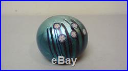 VINTAGE 1977 ORIENT & FLUME BLUE IRIDESCENT ART GLASS PAPERWEIGHT with DRAGONFLY