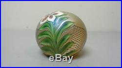 VINTAGE 1978 ORIENT & FLUME GOLD IRIDESCENT ART GLASS PAPERWEIGHT with BUTTERFLY