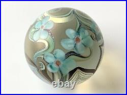 Vintage 1979 ORIENT & FLUME Art Glass Paperweight Feathered Leaves Blue Flowers