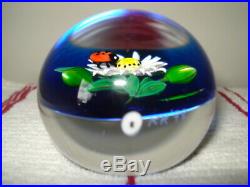 Vintage KEN ROSENFELD White Daisy & Ladybug Art Glass PAPERWEIGHT from 1998