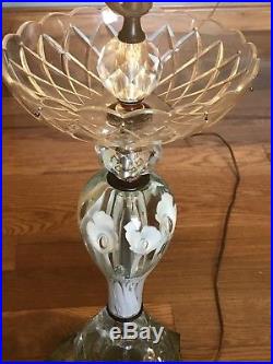 Vintage Paperweight Lamp, White Trumpet Flowers, So So Very Pretty