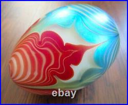 Vintage Vandermark Iridescent Art Glass Egg Paperweight Pulled Feather Design