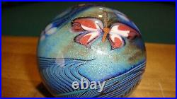 Vtg. 1979-ButterFly Flowers/ and design Glass Paperweight 1 lb