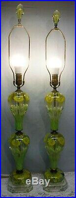 Vtg Mid Century Pair St. Clair Paperweight Yellow White Table Lamps & Finials