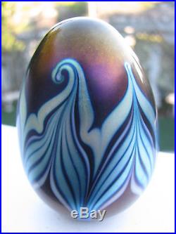 Vtg ORIENT AND FLUME PAPERWEIGHT Iridescent Blue Combed Feather Design, 3,1976