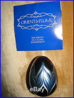 Vtg ORIENT AND FLUME PAPERWEIGHT Iridescent Blue Combed Feather Design, 3,1976