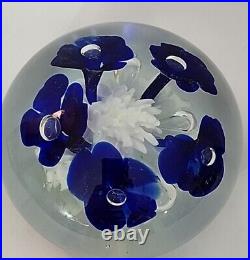 Vtg St Clair Blue & White Trumpet Flowers Controlled Bubble Glass Paperweight