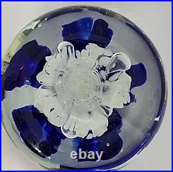 Vtg St Clair Blue & White Trumpet Flowers Controlled Bubble Glass Paperweight